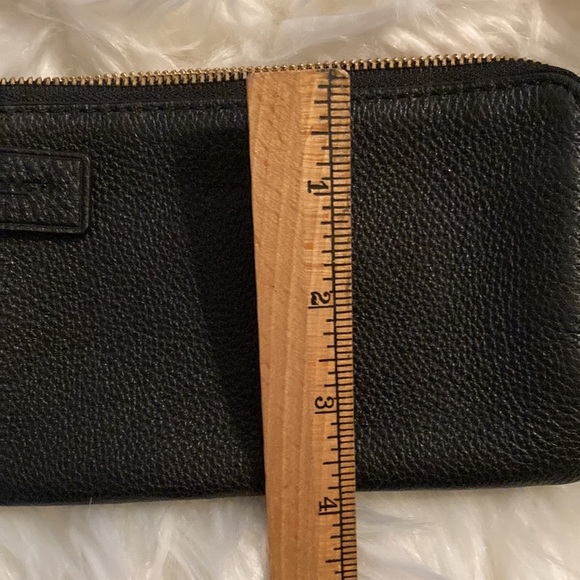 COACH black pebbled leatherwristlet, like new, 2 zippers, 2 sm. pockets.​ - Picture 3 of 8